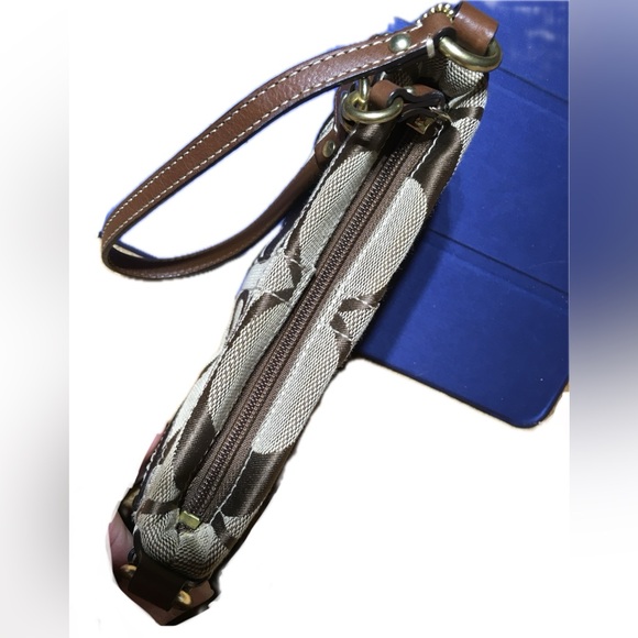 Coach Soho Signature Wristlet Mini Shoulder Bag Purse Wallet EUC - Picture 6 of 11